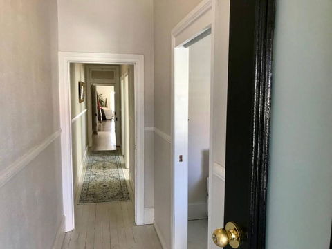 YSG The Edward Townhouse 153 Walk To Town - Tourism Gold Coast 1