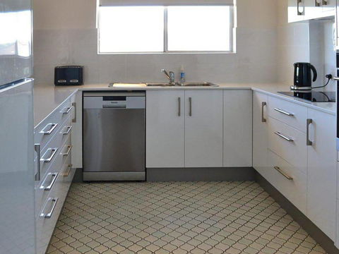 Albert Court 8 - Tourism Gold Coast 3