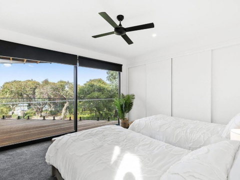 POINT BREAK NEW LISTING 2019 - Tourism Gold Coast 5