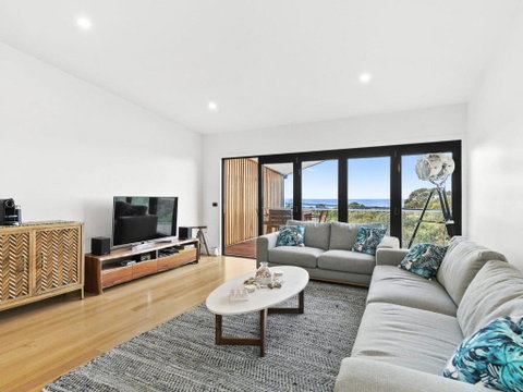 POINT BREAK NEW LISTING 2019 - Tourism Gold Coast 4