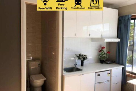 Travelers Affordable Studio Unit (Beverly Hills) - Tourism Gold Coast 0