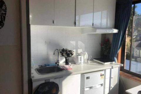 Travelers Affordable Studio Unit (Beverly Hills) - Tourism Gold Coast 3