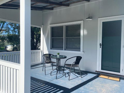 Yaringa Cottage...by The Sea - Tourism Gold Coast 6