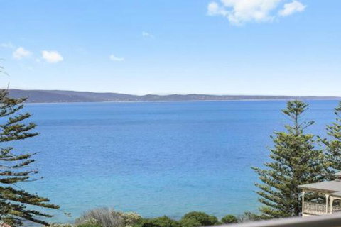 POINT GREY APARTMENT ONE VIEWPOINT - Tourism Gold Coast 3