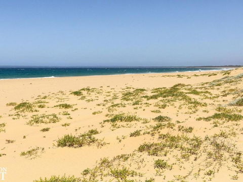 Azure Waters Perfectly Positioned With Ocean Views - Tourism Gold Coast 3