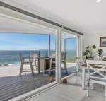 Rainbows End soaring views north to Gerroa - Tourism Gold Coast