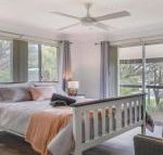 Sounds by the Sea open plan living metres to beach - Tourism Gold Coast