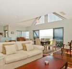 Villa Mer stylish waterfront accommodation - Tourism Gold Coast
