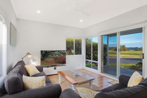 Kesla Beach House - Tourism Gold Coast 5
