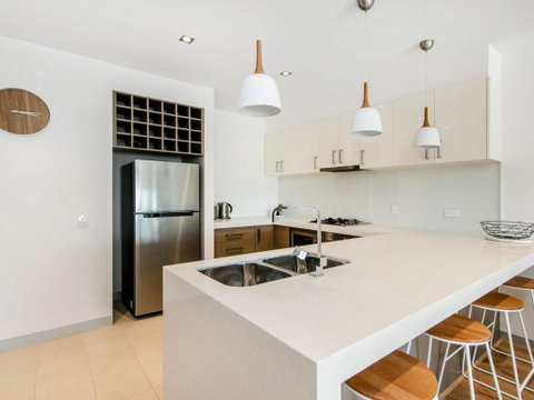 NORTH POINT RETREAT MORNINGTON - Tourism Gold Coast 3