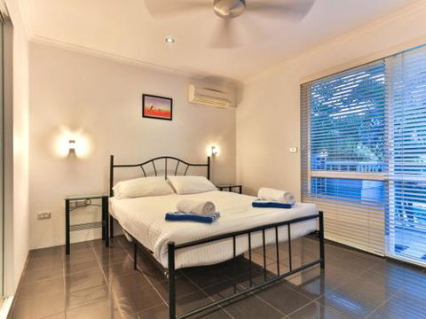 RED COWRIE 321atPALM COVE - Tourism Gold Coast 1