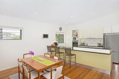 Papaya House - Tourism Gold Coast 3