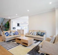 Lux Style 4BR Townhouseashwood - Tourism Gold Coast