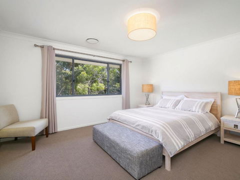 Lakeside Luxury 13 Lake Street - Tourism Gold Coast 5