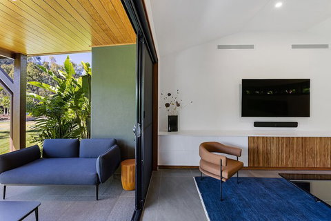 Aqua - At Funnel Bay - Tourism Gold Coast 7