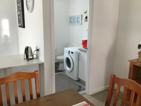 Discover Warilla Bright & Airy Townhouse Near The Beach & Lake - Tourism Gold Coast 3