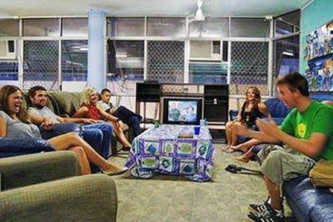 Nomads Esplanade Backpackers Hostel Cairns - Tourism Gold Coast 3