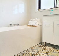 Marazul BEST DEAL Stone Bathtub WIFI Functional - Tourism Gold Coast