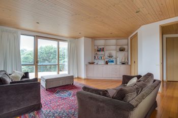 Latham Beach House - Tourism Gold Coast 4