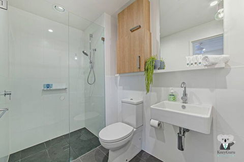 NEW Cozy Comfy APT Near Sydney Airport & CBD - Tourism Gold Coast 7