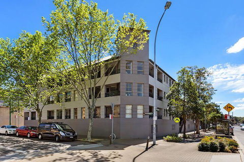 Woolloomooloo Modern Apartment 12 BRK - Tourism Gold Coast 1