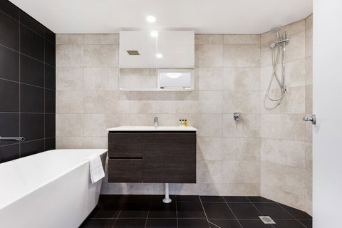 Woolloomooloo Modern Apartment 12 BRK - Tourism Gold Coast 7
