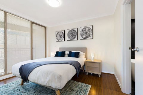 Woolloomooloo Modern Apartment 12 BRK - Tourism Gold Coast 5