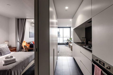 Spacious 1BD 50m From Chapel Street - Tourism Gold Coast 4