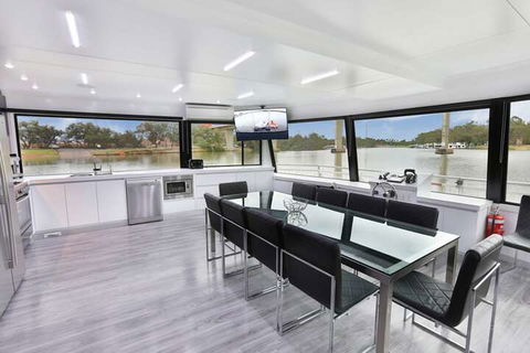 All Seasons Houseboats - Tourism Gold Coast 7