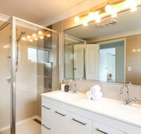 Contemporary 2 Bedroom Beachfront Apartment - Tourism Gold Coast