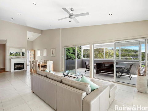 Coast 3 / 42 Avoca Drive Avoca Beach - Tourism Gold Coast 4