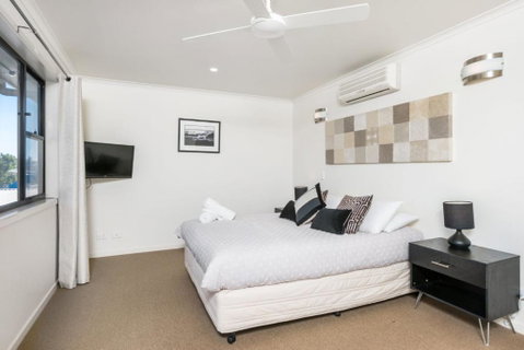 2 / 8 Lawson Street Byron Bay Absolute Solace - Tourism Gold Coast 6