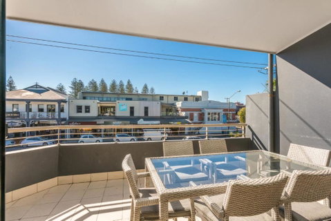 2 / 8 Lawson Street Byron Bay Absolute Solace - Tourism Gold Coast 1
