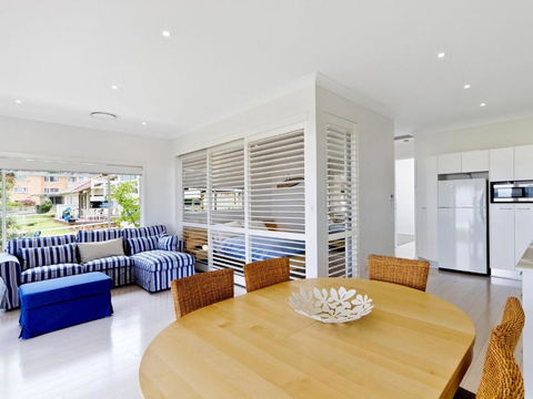 Beachside Bungalow #4 4 / 139 Avoca Drive Avoca Beach - Tourism Gold Coast 1