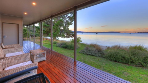Tides Reach - Essentially Tas Dover - Tourism Gold Coast 1
