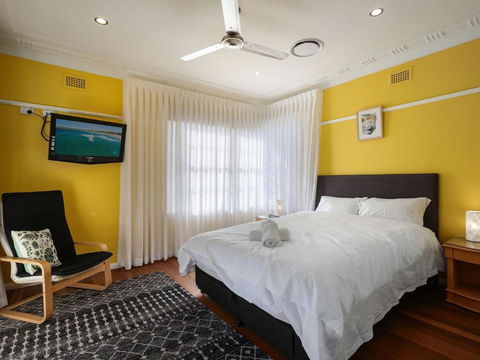 White Beach 42 Ash Street - Tourism Gold Coast 3