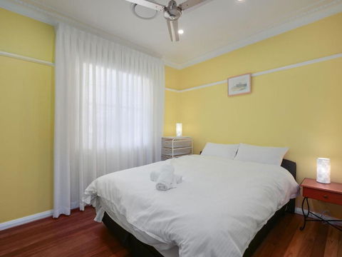 White Beach 42 Ash Street - Tourism Gold Coast 4