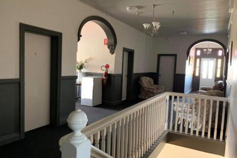 Kellys Top Pub - Tourism Gold Coast 1