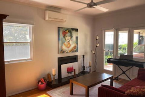 3 Bedroom Character Home Near CBD - Tourism Gold Coast 0