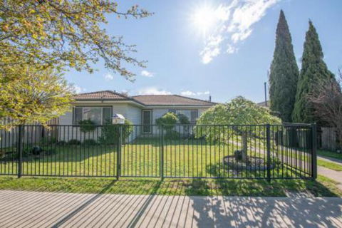 Autumn St. Trendy East Orange Near CBD - Tourism Gold Coast 0