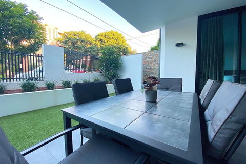 Ascot Apartments - Tourism Gold Coast 6