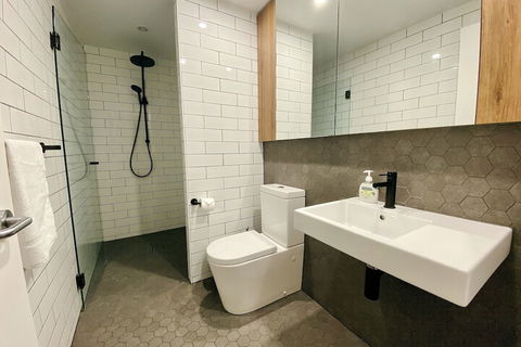 Ascot Apartments - Tourism Gold Coast 3