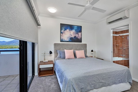 Belle Escapes Luxury Penthouse With Ocean Views - Tourism Gold Coast 4