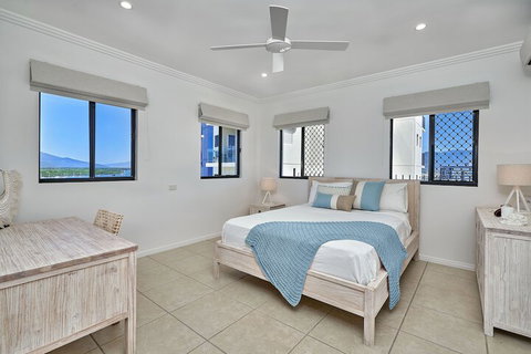 Belle Escapes Luxury Penthouse With Ocean Views - Tourism Gold Coast 6