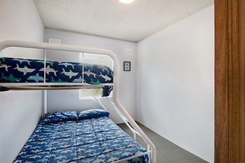 Dolphin Court 15 - Tourism Gold Coast 6