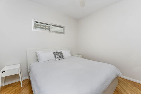 Aloha Waterfront Properties - Tourism Gold Coast 4