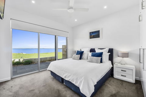 Aloha Waterfront Properties - Tourism Gold Coast 5
