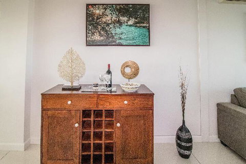 ZEN By THE WATER Darwins Premier Family Retreat - Gold Coast 3