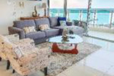 ZEN By THE WATER Darwins Premier Family Retreat - Gold Coast 0