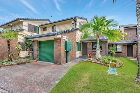 Fountain View Villa - Q Stay - Tourism Gold Coast 0